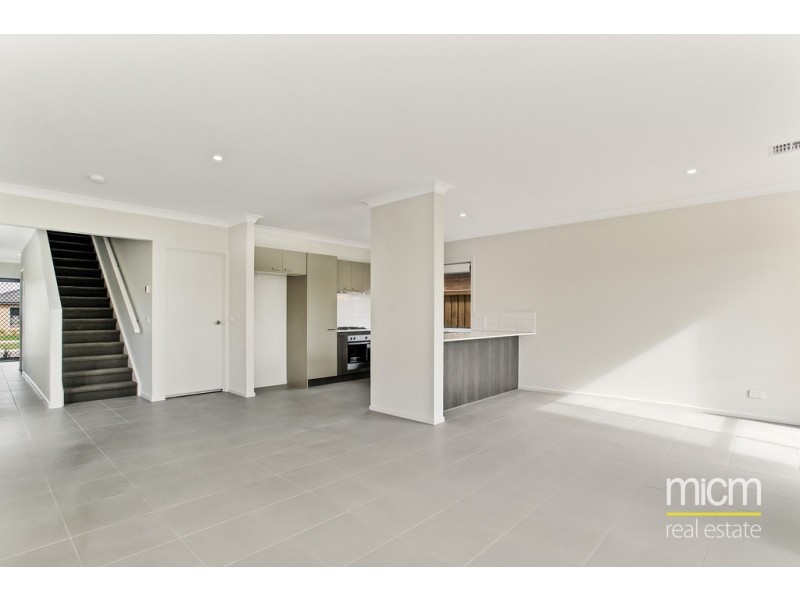 98 Grassbird Drive, Point Cook VIC 3030