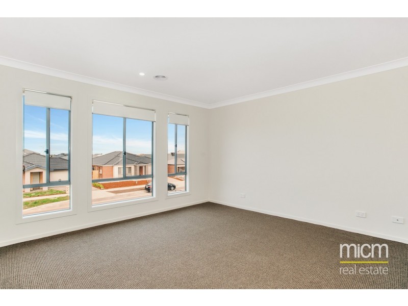 98 Grassbird Drive, Point Cook VIC 3030