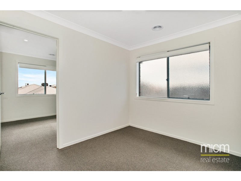 98 Grassbird Drive, Point Cook VIC 3030