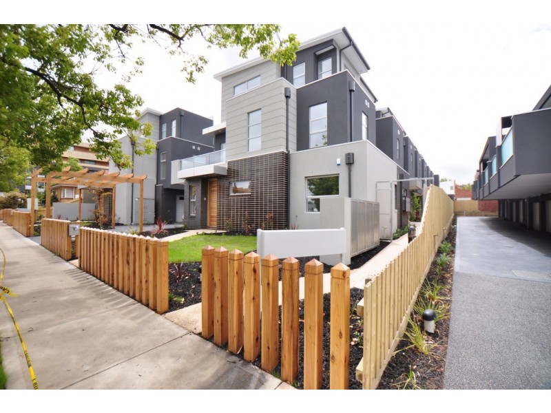 10/82 Richardson Street, Essendon VIC 3040