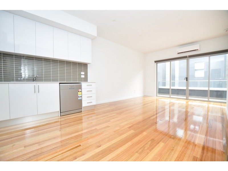 10/82 Richardson Street, Essendon VIC 3040