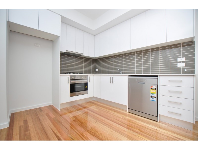 10/82 Richardson Street, Essendon VIC 3040