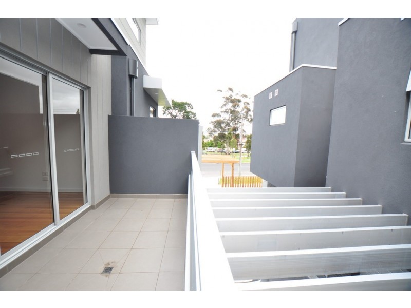 10/82 Richardson Street, Essendon VIC 3040