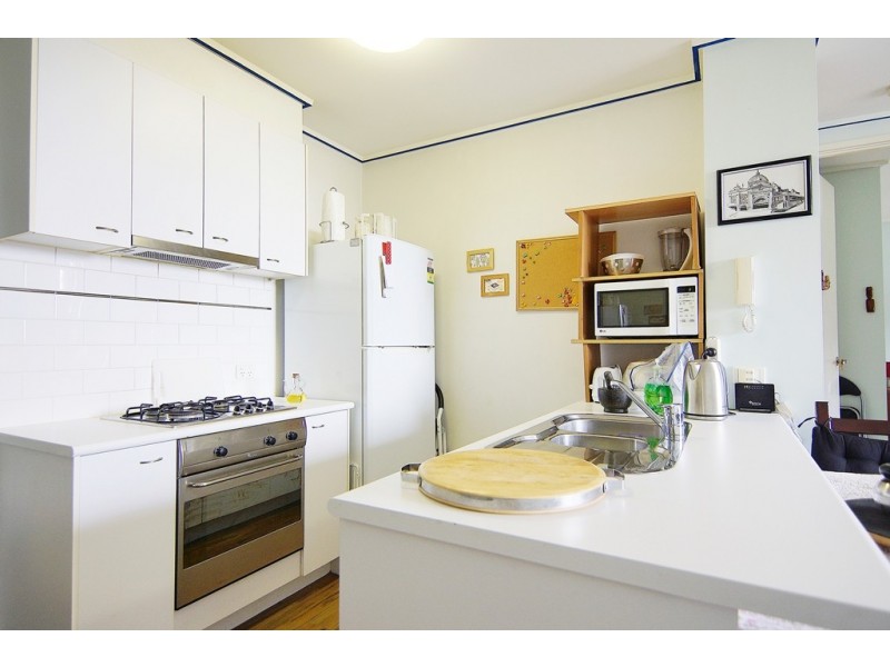 REF 24873/28 Bank Street, South Melbourne VIC 3205