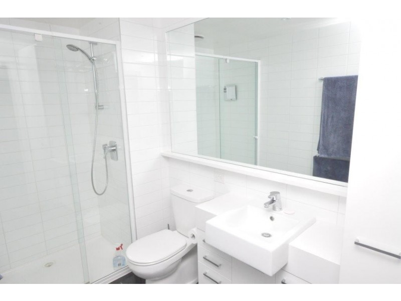 REF 24892/241 City Road, Southbank VIC 3006