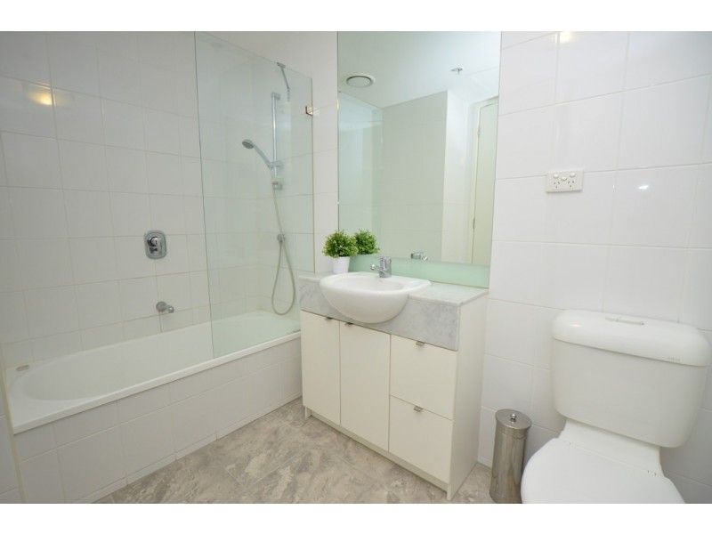 REF 24893/183 City Road, Southbank VIC 3006