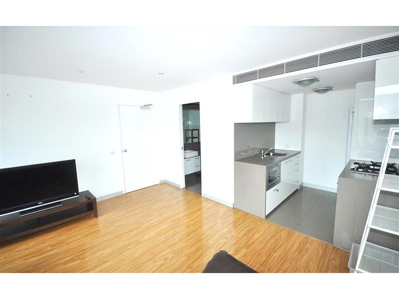 REF 24894/83 Whiteman Street, Southbank VIC 3006