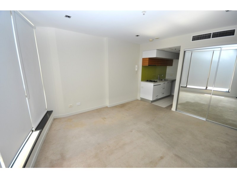 2109B/100 Harbour Esplanade, Docklands VIC 3008