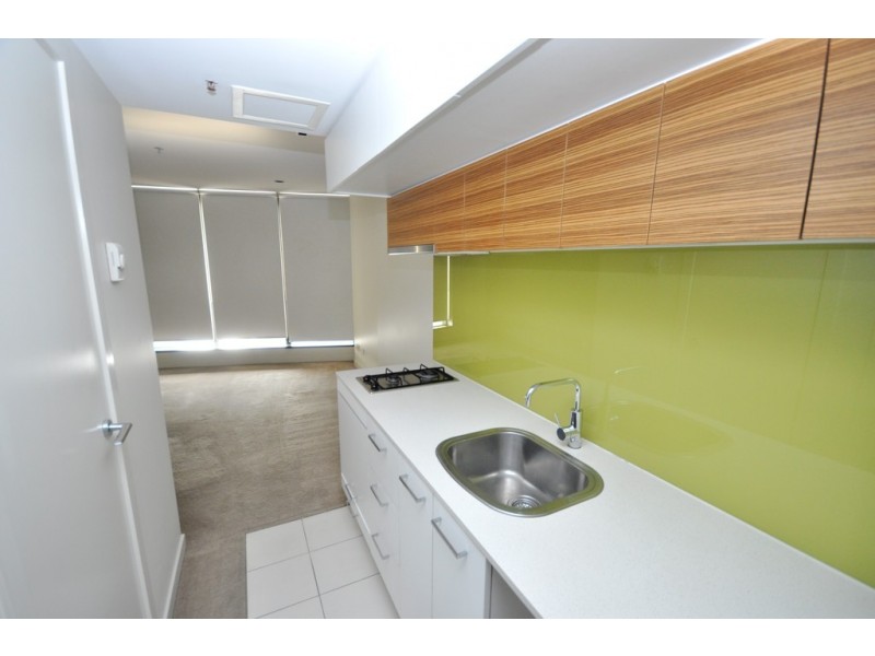 2109B/100 Harbour Esplanade, Docklands VIC 3008