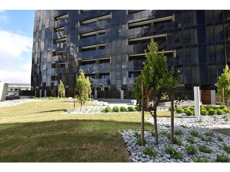 D318/15 Doepel Way, Docklands VIC 3008