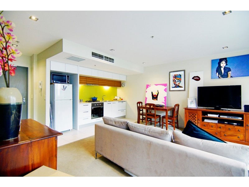 514/100 Harbour Esplanade, Docklands VIC 3008