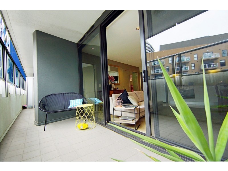 514/100 Harbour Esplanade, Docklands VIC 3008