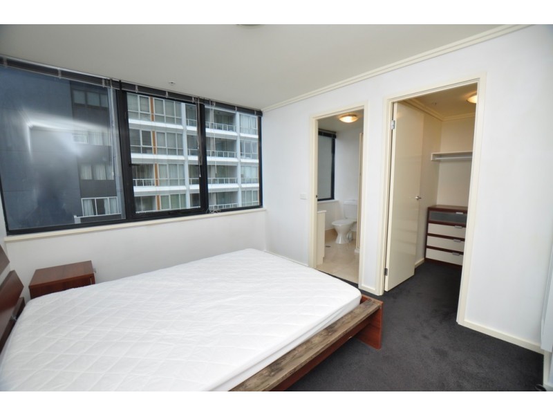 REF 24897/22 Kavanagh Street, Southbank VIC 3006