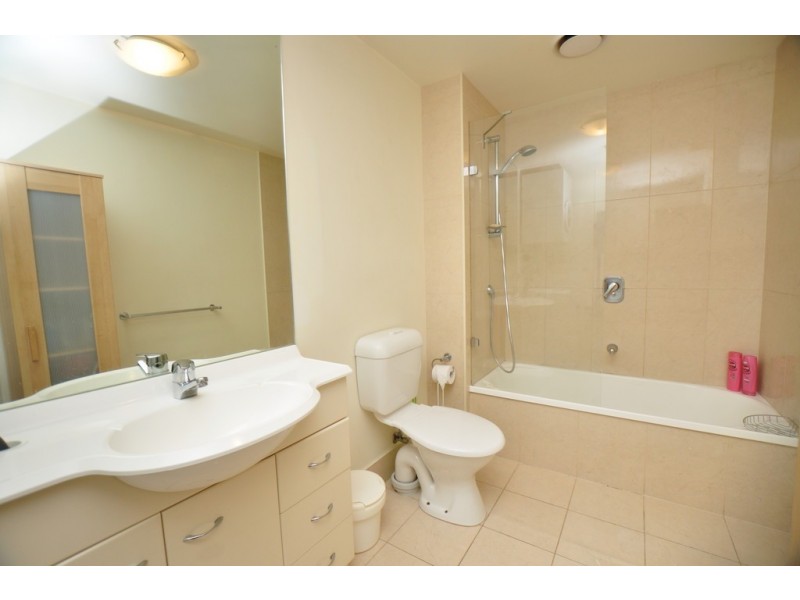 REF 24897/22 Kavanagh Street, Southbank VIC 3006