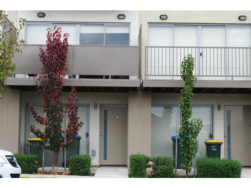 5/1 Clearwater Rise Parade, Truganina VIC 3029