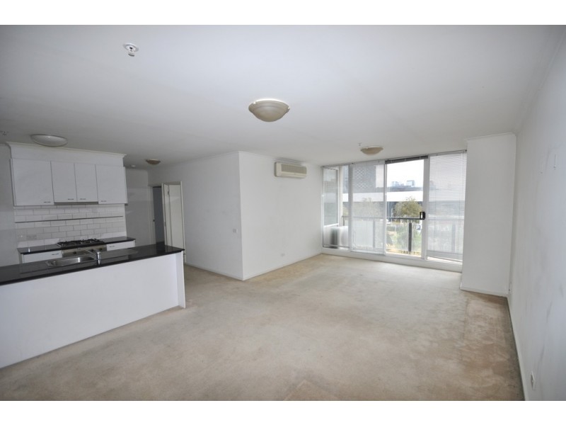 REF 24918/79 Whiteman Street, Southbank VIC 3006