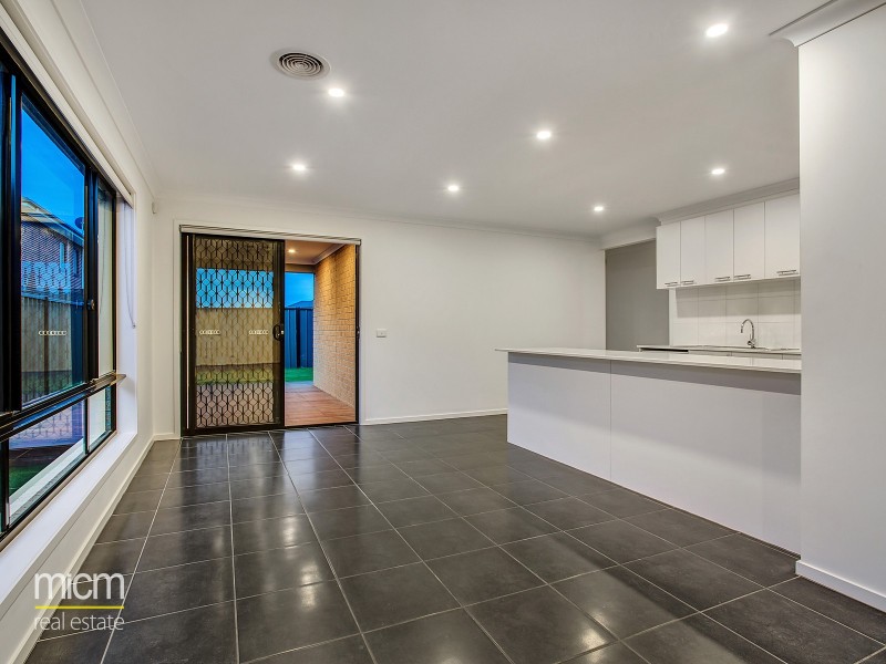 12 Palace Road, Point Cook VIC 3030