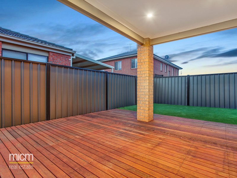 12 Palace Road, Point Cook VIC 3030