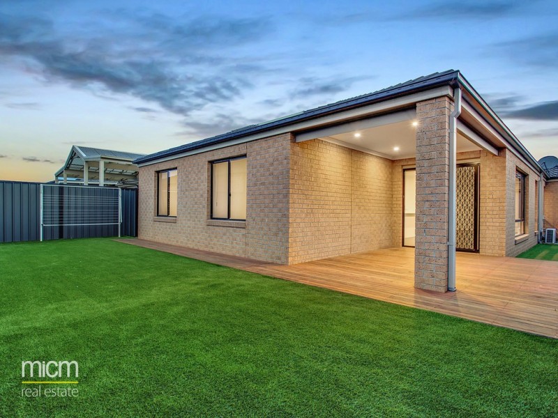 12 Palace Road, Point Cook VIC 3030