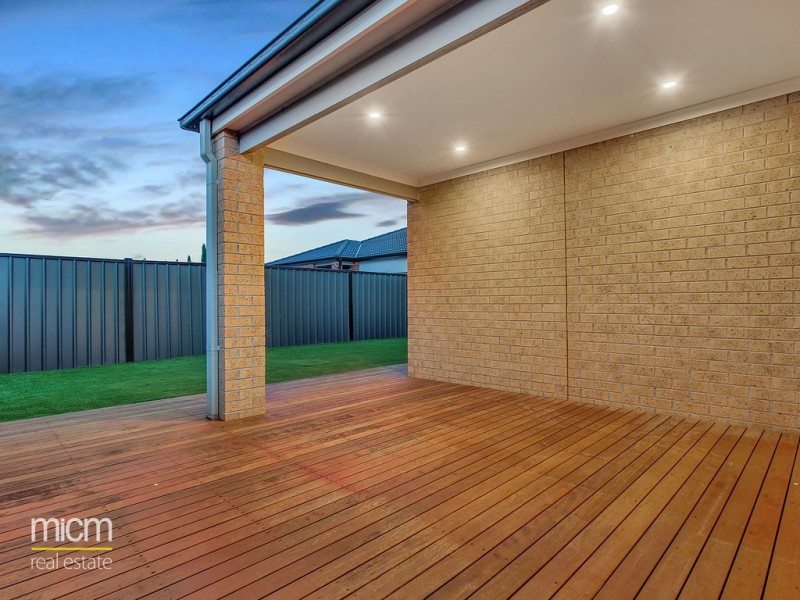 12 Palace Road, Point Cook VIC 3030