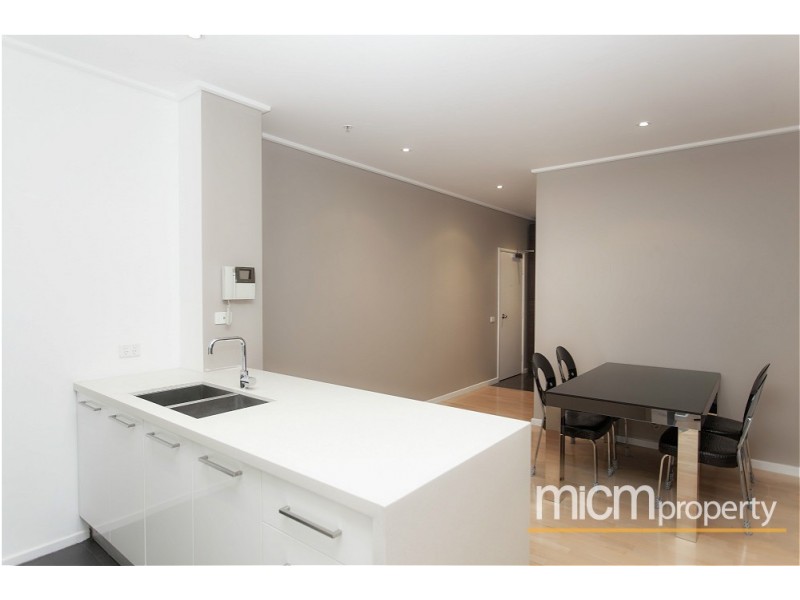 REF 24926/83 Whiteman Street, Southbank VIC 3006