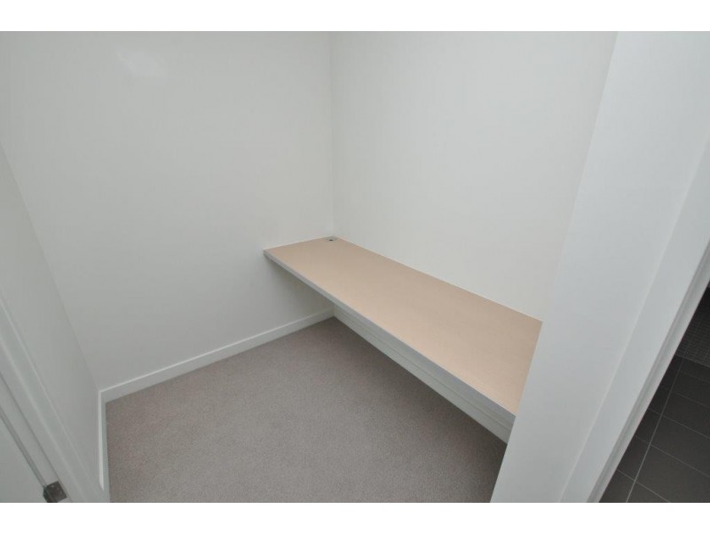 915/70 Queens Road, Melbourne VIC 3004