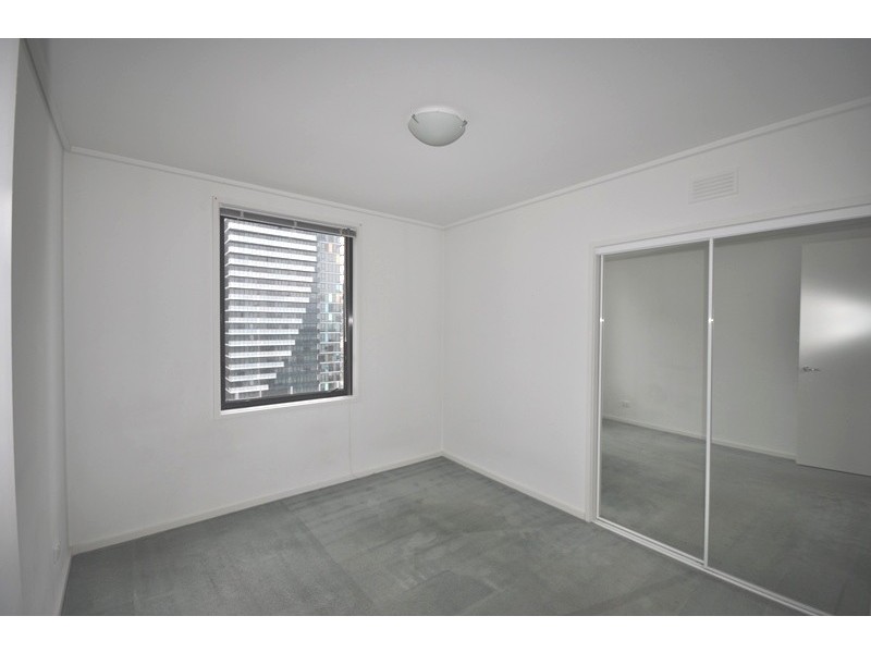REF 24941/99 Whiteman Street, Southbank VIC 3006