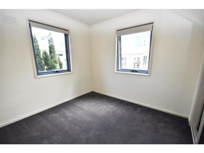 REF 24943/102 Wells Street, Southbank VIC 3006