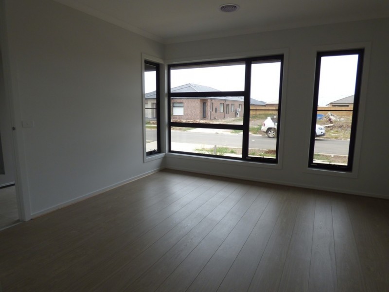 6 Littlecroft Street, Point Cook VIC 3030