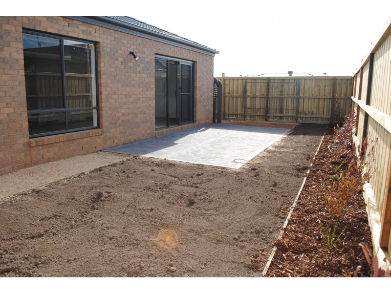 27 Sunnybank Drive, Point Cook VIC 3030