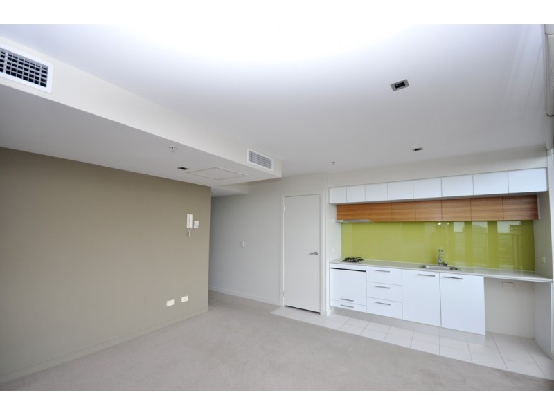 2812B/100 Harbour Esplanade, Docklands VIC 3008