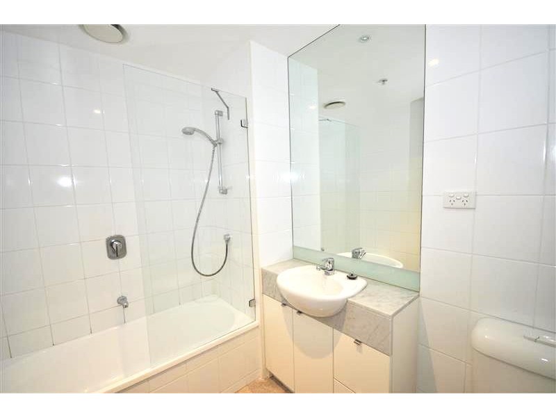 REF 24978/183 City Road, Southbank VIC 3006