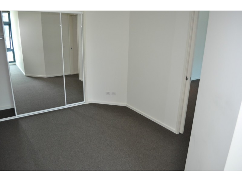 REF 21042/180 City Road, Southbank VIC 3006