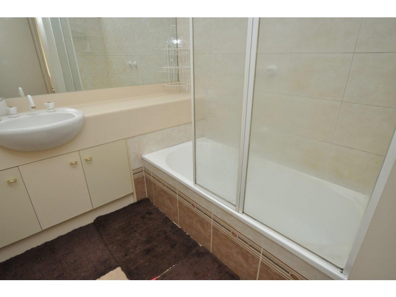 REF 22024/33 La Trobe Street, Melbourne VIC 3000