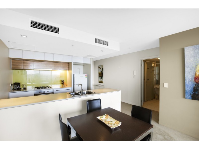 2508A/100 Harbour Esplanade, Docklands VIC 3008