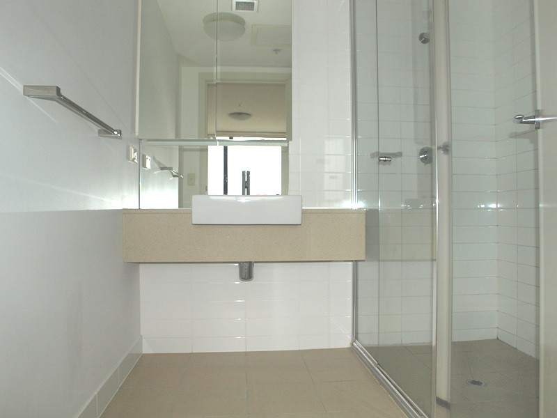 2007/100 Harbour Esplanade, Docklands VIC 3008