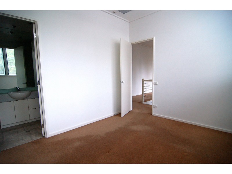 REF 12163/175 City Road, Southbank VIC 3006