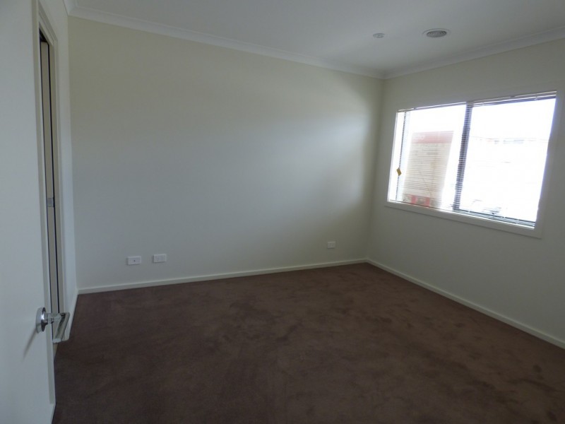 18 Wisdom Avenue, Truganina VIC 3029