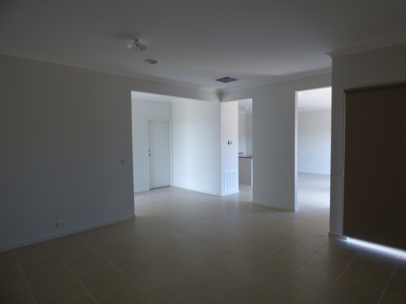 38 Lansdowne Parade, Truganina VIC 3029