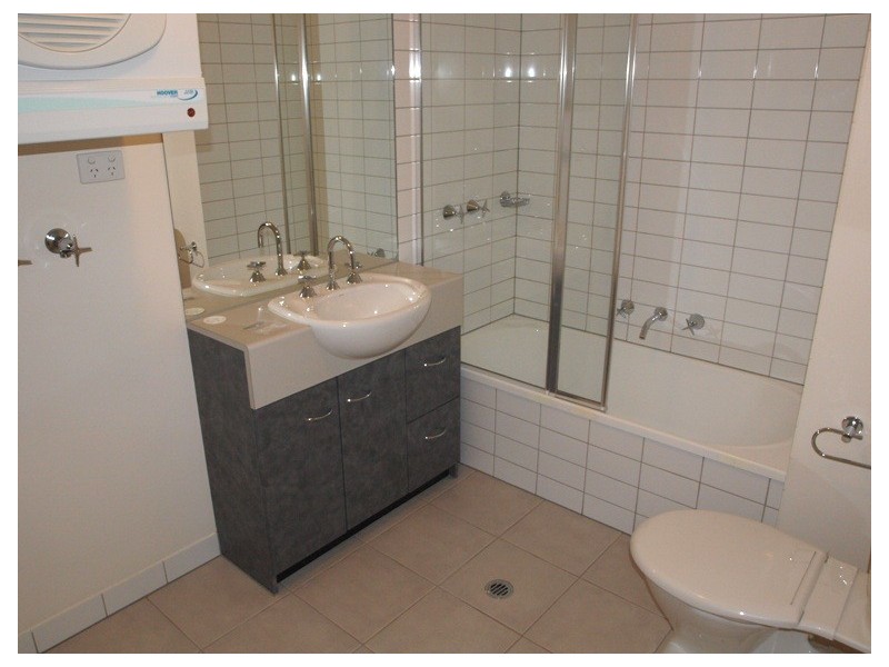 REF 12205/118 Dudley Street, West Melbourne VIC 3003