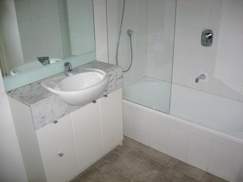 REF 12301/173 City Road, Southbank VIC 3006