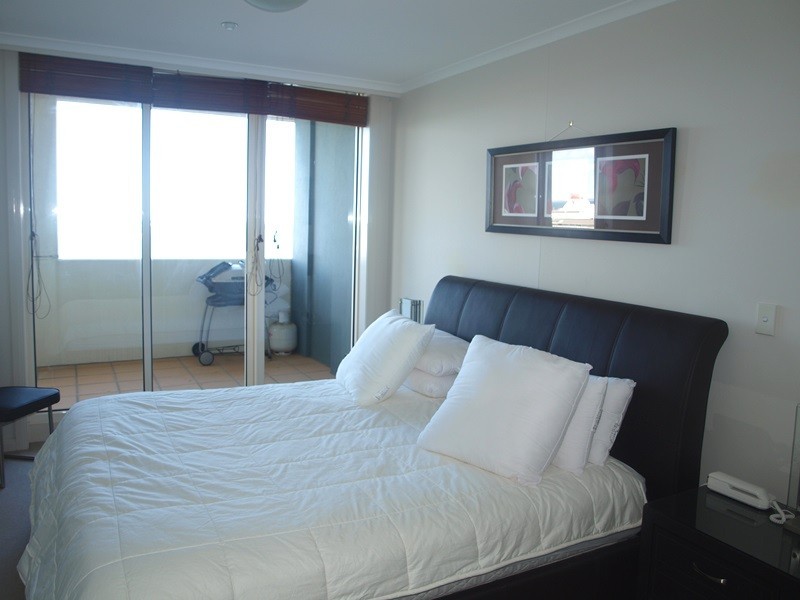 905/127 Beach Street, Port Melbourne VIC 3207