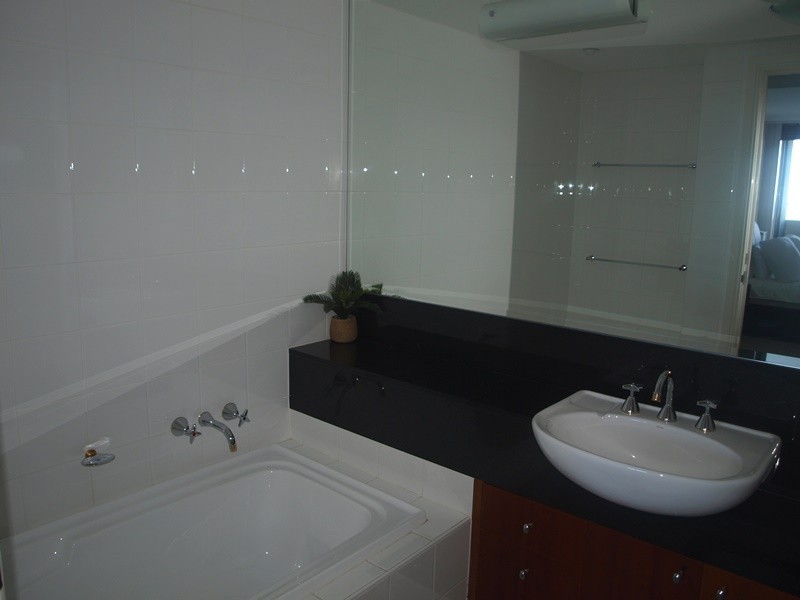 905/127 Beach Street, Port Melbourne VIC 3207