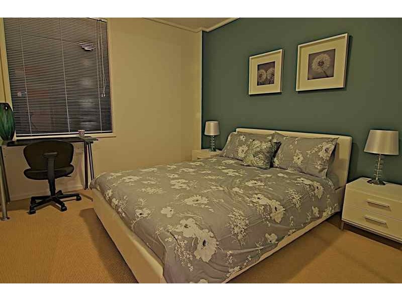 REF 12304/99 Whiteman Street, Southbank VIC 3006