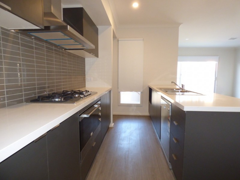 9 Chartwell Avenue, Truganina VIC 3029