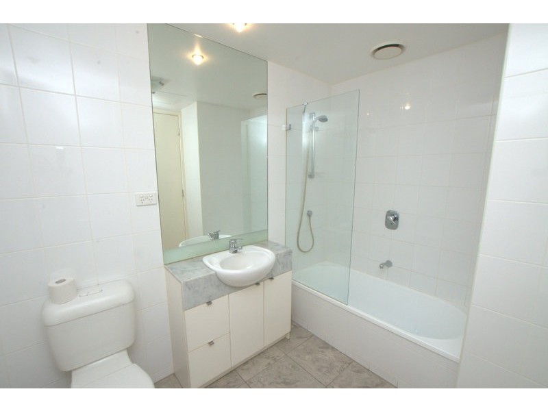 REF 01032/173 City Road, Southbank VIC 3006