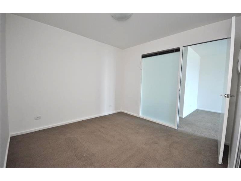 REF 01033/241 City Road, Southbank VIC 3006