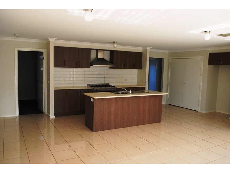 34 Nossal Drive, Point Cook VIC 3030