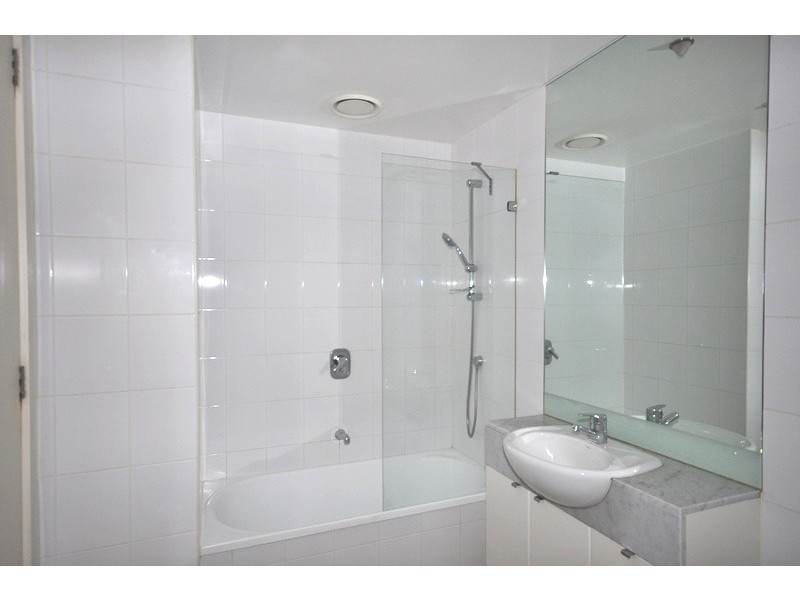 REF12281/183 City Road, Southbank VIC 3006