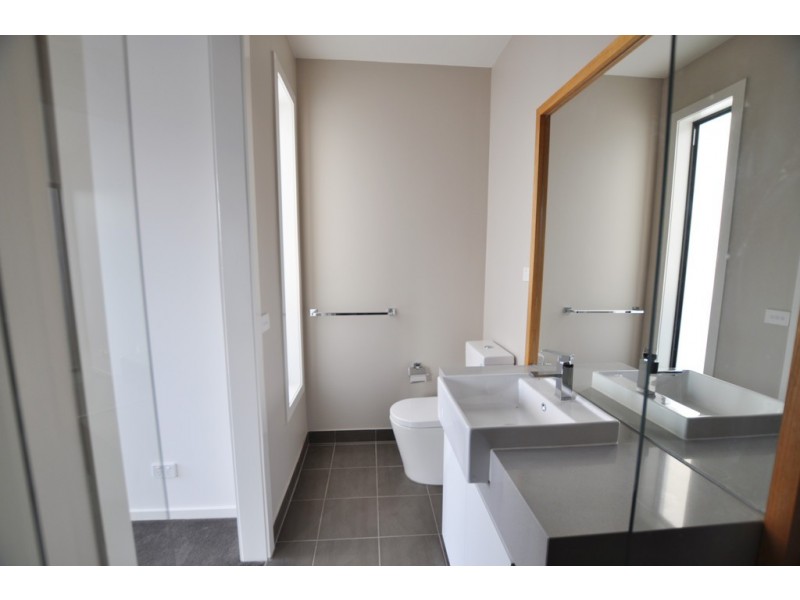 13 Mulberry Avenue, Cheltenham VIC 3192